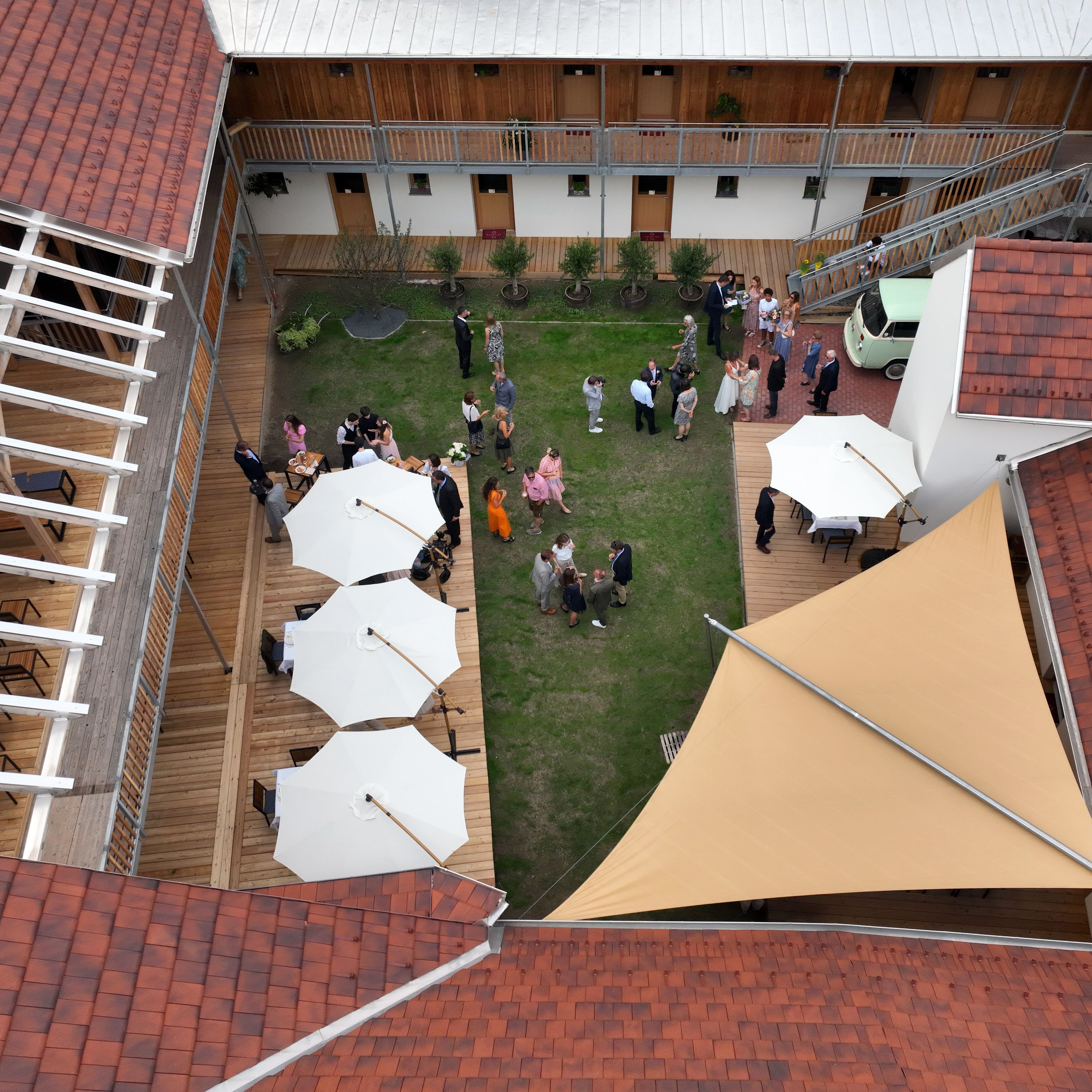 Quartier35, view into the courtyard, photography by: Felix Korfmann Quartier35, view into the courtyard, photography by: Felix Korfmann